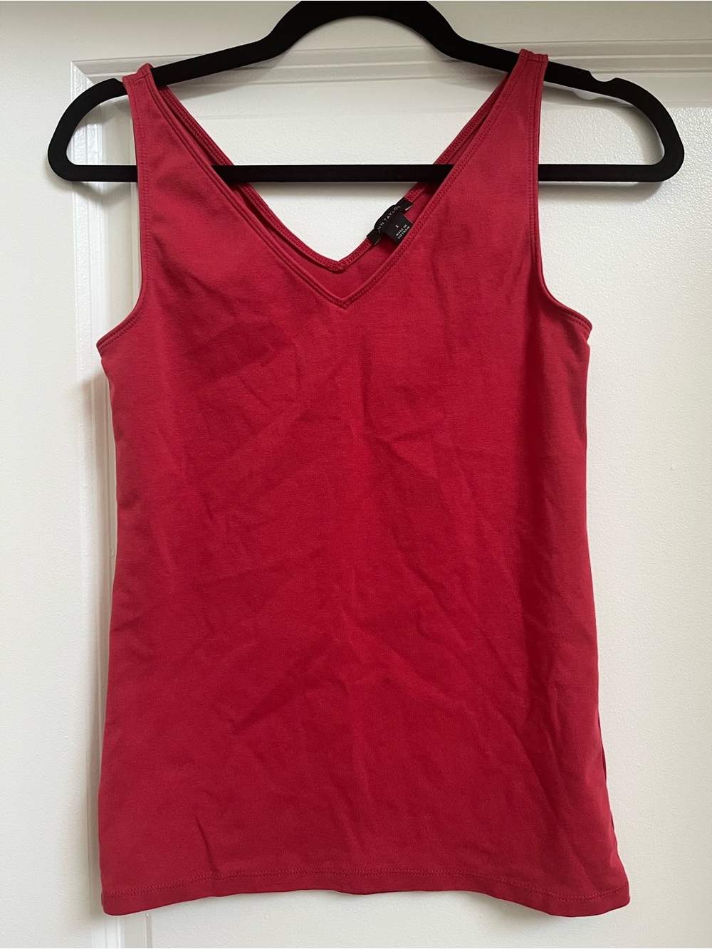 Ann Taylor Red V-Neck Tank Top - Women’s S